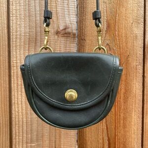 Vintage COACH Forest Green Leather Belt Crossbody Bag